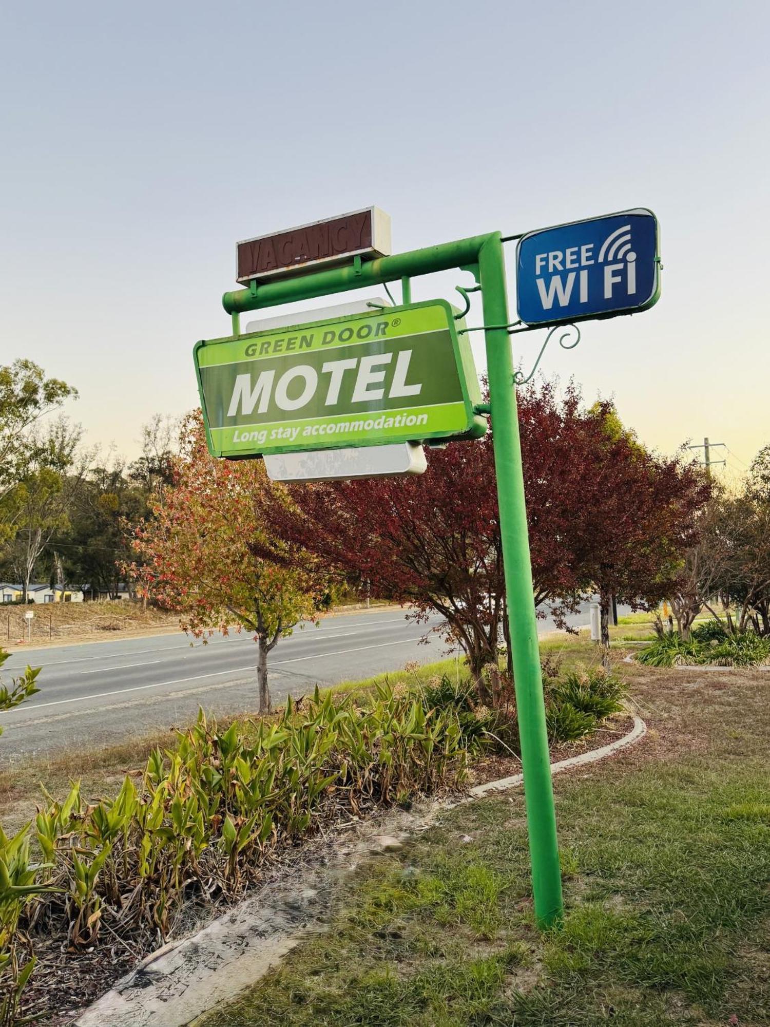 Green Door Motel Lavington Exterior foto